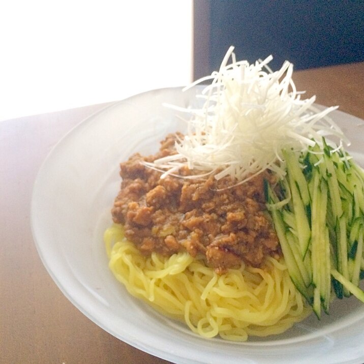 枝豆でまろやか＊鶏モモ肉でジャージャー麺の肉味噌